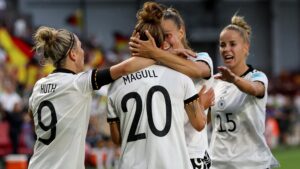 เยอรมนีเข้าสู่เกม ฟุตบอลหญิงเยอรมนี 2-0 ฟุตบอลหญิงออสเตรีย